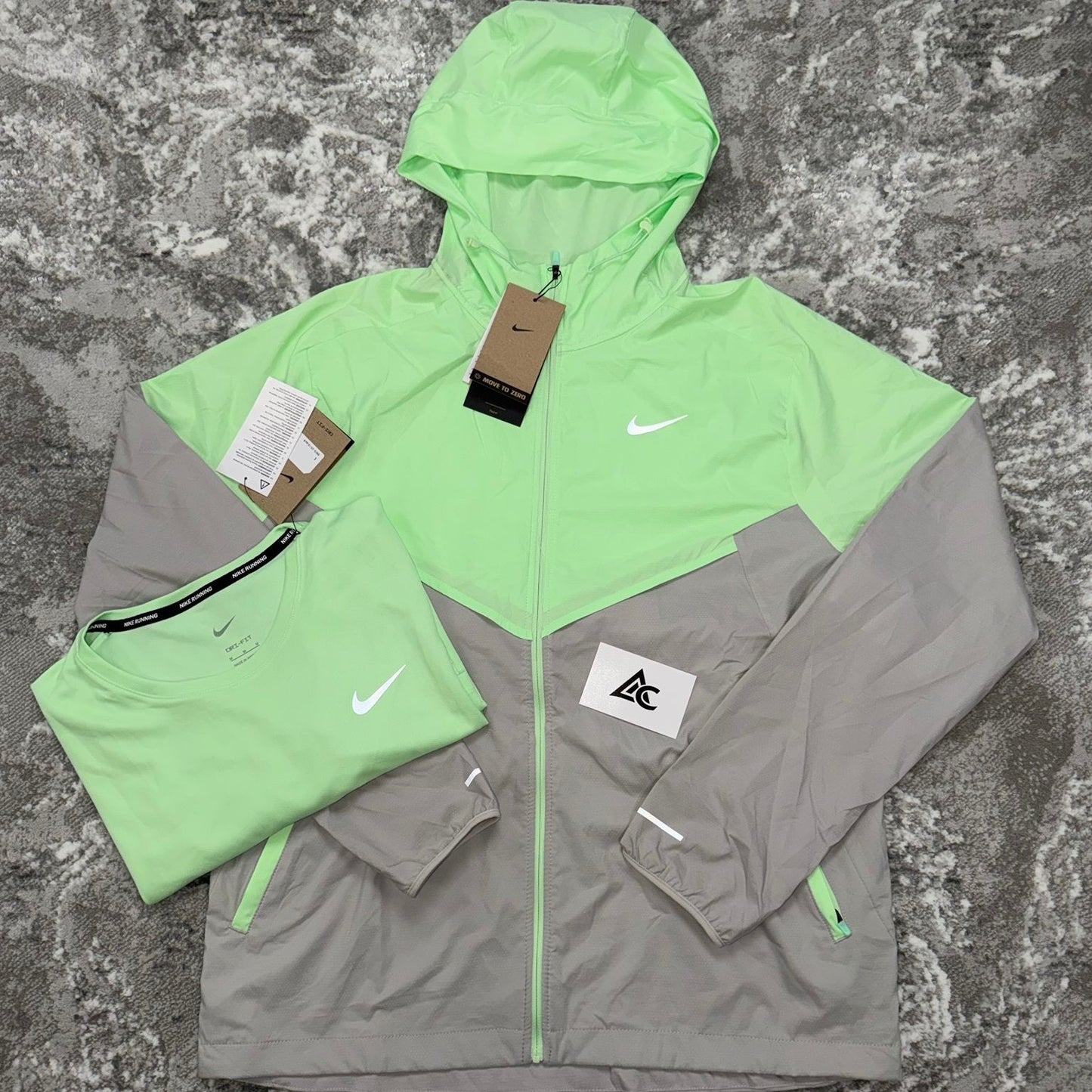Nike UV Windbreaker Jacket/T-Shirt Set Vapour Green