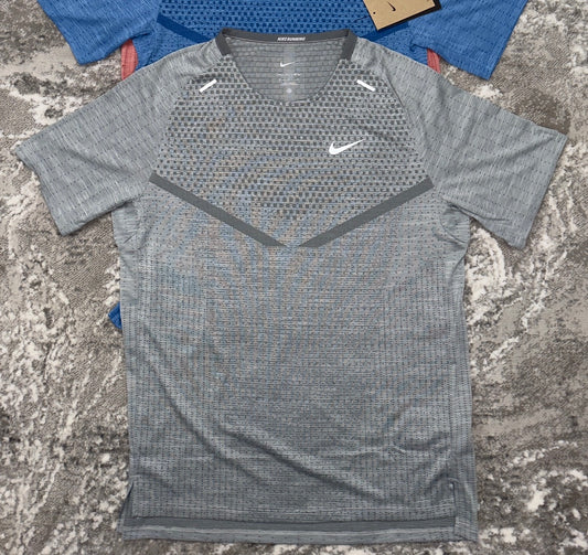 NIKE TechKnit Men's Dri-FIT ADV Short-Sleeve Running Top