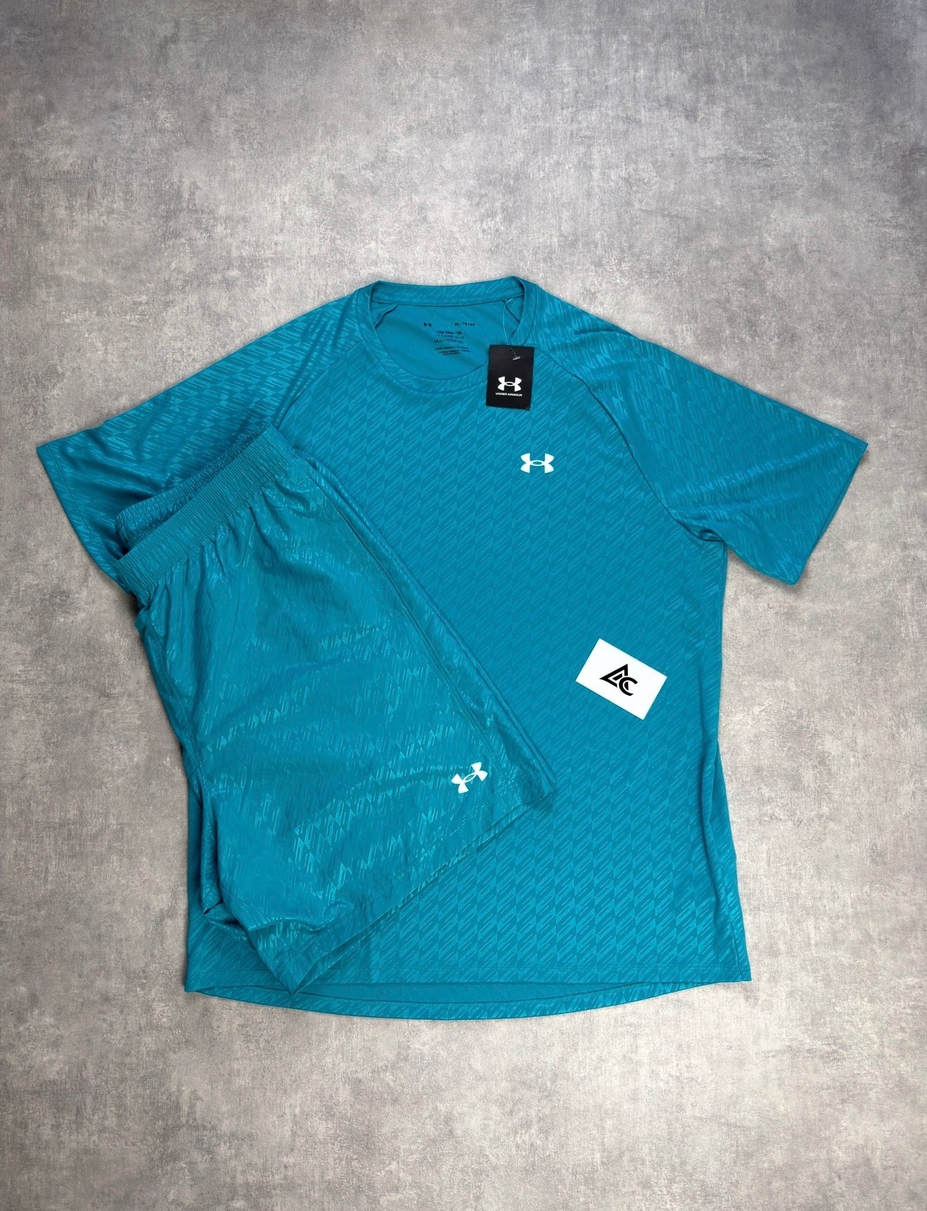 UNDER ARMOUR Tech Emboss Set
