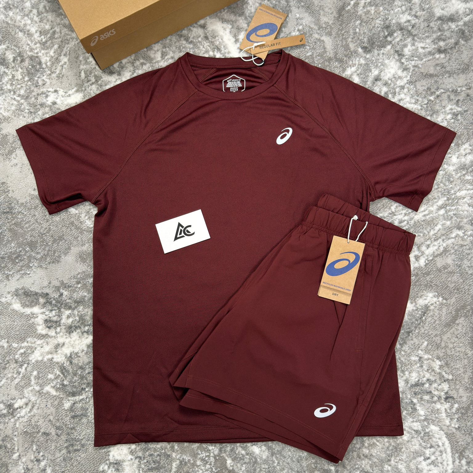 Asics Core T-Shirt Shorts Set Dark Red Planet